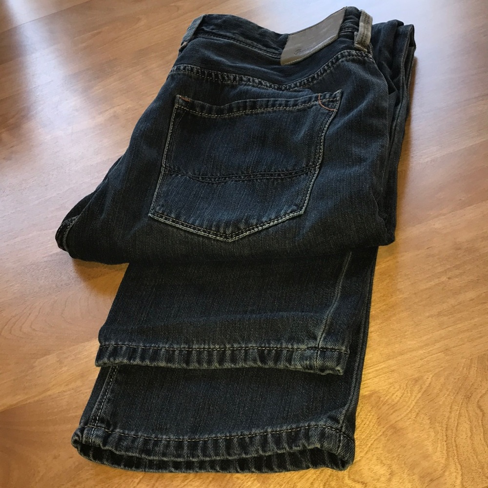 Tommy Bahama Jeans / 33”x32”